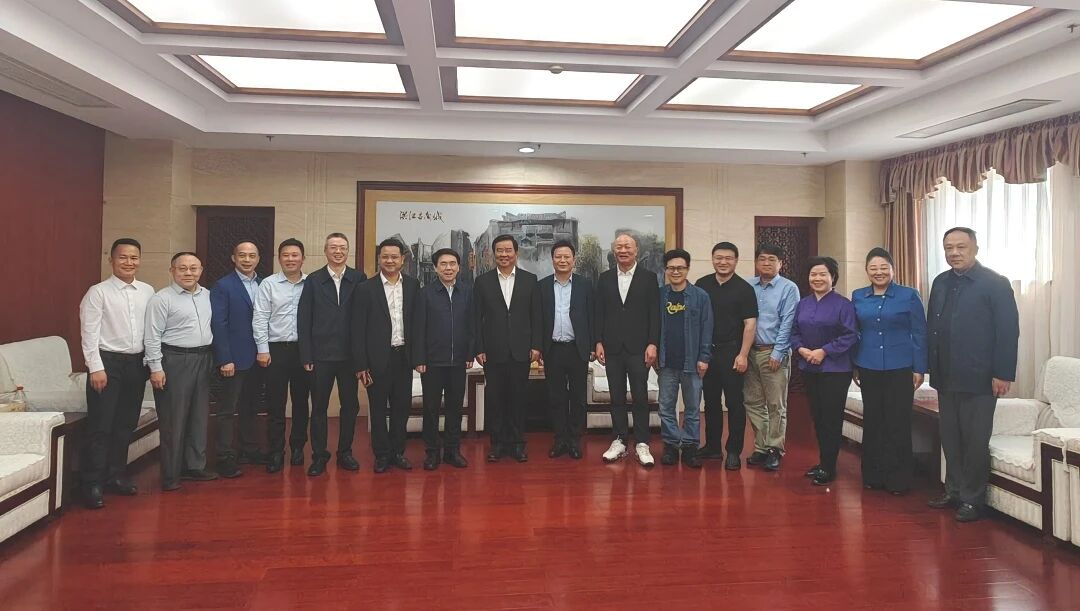 何报翔率民革中央调研组赴湖南调研，推动民营经济促进法更好落地见效  我司董事长刘黎明参会